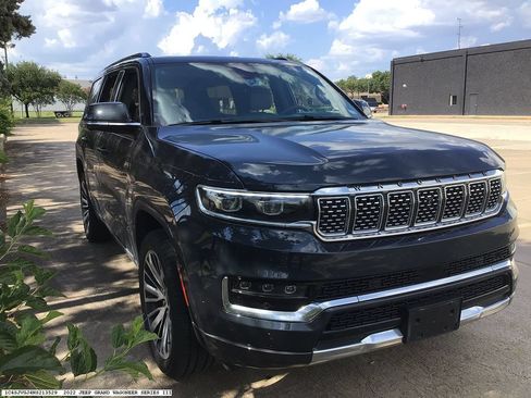 Used 2022 Jeep Grand Wagoneer Series III AWD/4WD image 4