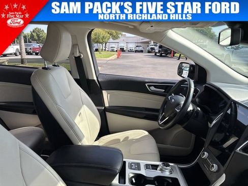 Used 2022 Ford Edge Titanium w/ Equipment Group 301A AWD/4WD image 18