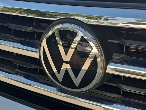 Used 2021 Volkswagen Atlas SE w/ Towing Package AWD/4WD image 11