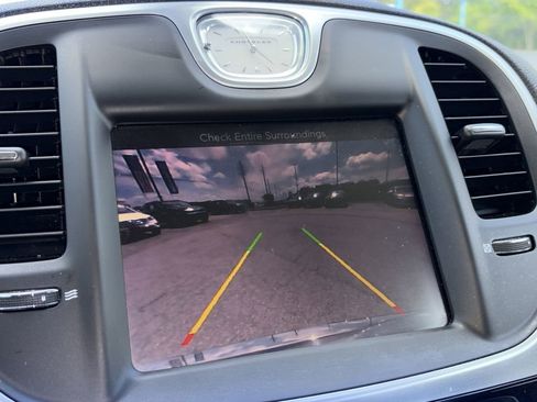 Used 2016 Chrysler 300 Limited w/ Driver Convenience Group RWD image 14