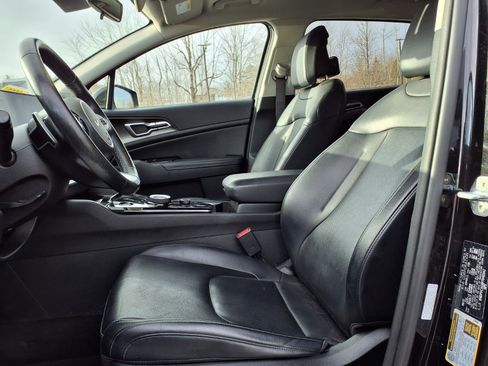 Used 2023 Kia Sportage EX AWD/4WD image 6