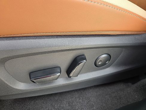 New 2026 Nissan Pathfinder Platinum image 15