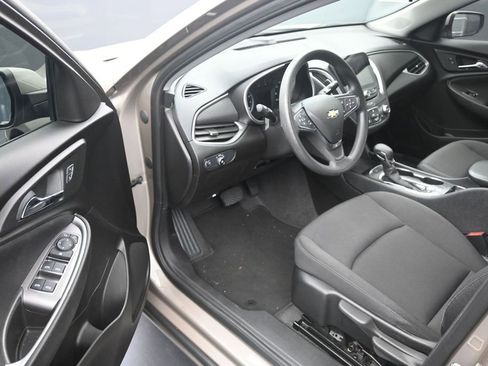 Used 2025 Chevrolet Malibu LS FWD image 10