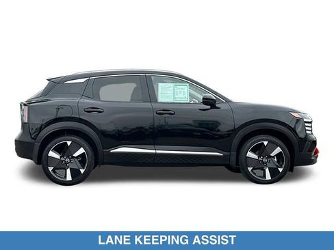 Used 2025 Nissan Kicks SR AWD/4WD image 5