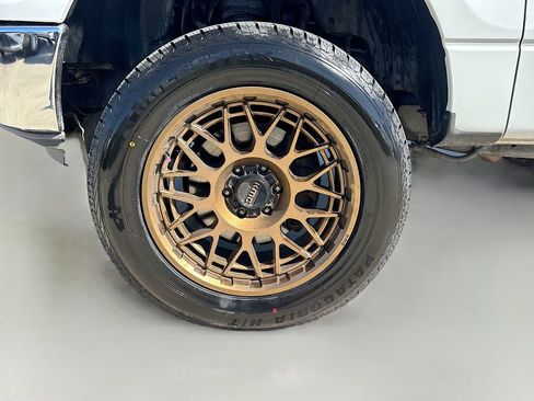 Used 2013 Ford F150 XLT w/ Mid Equipment Group image 28