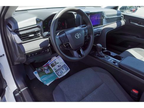 Used 2025 Toyota Camry LE FWD image 11