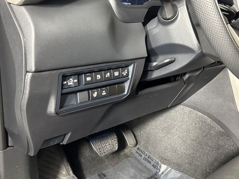 Used 2024 Toyota Tundra Limited AWD/4WD image 13