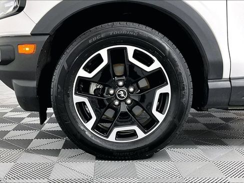 Used 2024 Ford Bronco Sport Outer Banks w/ Tech Package AWD/4WD image 8
