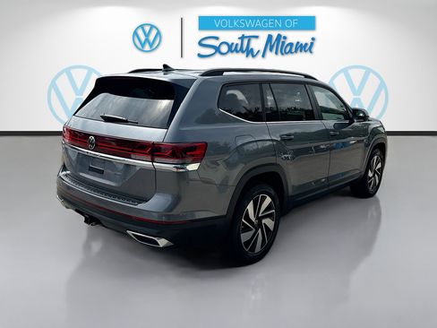 Certified 2024 Volkswagen Atlas SE w/ Panoramic Sunroof Package FWD image 7