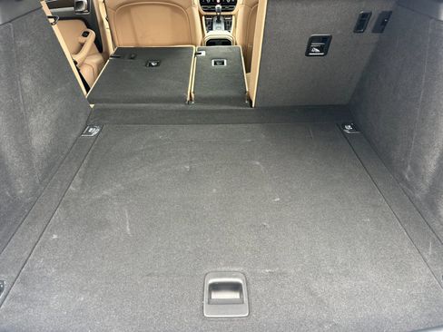 Used 2025 Porsche Macan image 15