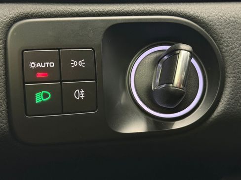 Certified 2023 Porsche Cayenne AWD/4WD image 17