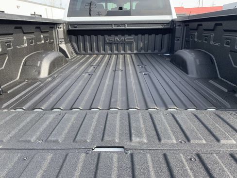 Used 2025 GMC Sierra 3500 AT4 w/ AT4 Premium Plus Package image 10