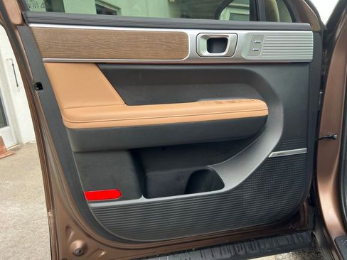 Used 2024 Hyundai Santa Fe Limited image 10