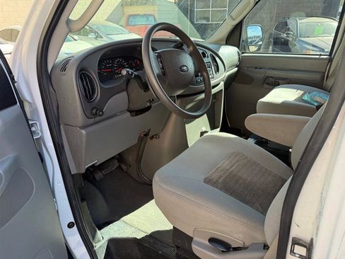 Used 2005 Ford E-150 and Econoline 150 Wagon image 10