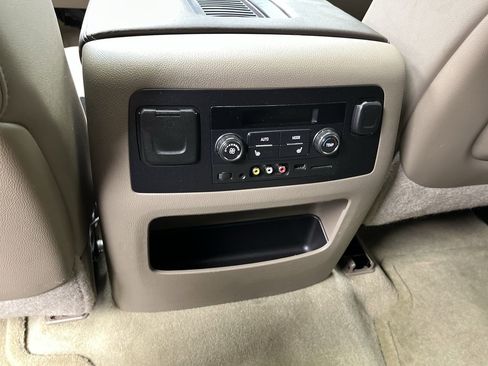 Used 2015 Chevrolet Tahoe LTZ AWD/4WD image 14