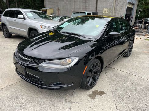 Used 2015 Chrysler 200 S w/ Comfort Group FWD image 2