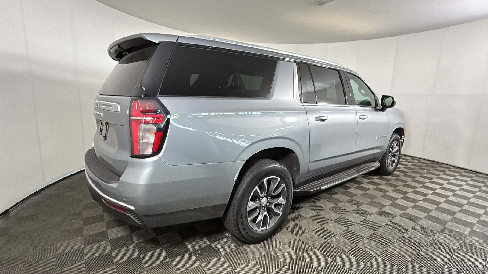 Used 2024 Chevrolet Suburban LS w/ Driver Alert Package AWD/4WD image 3