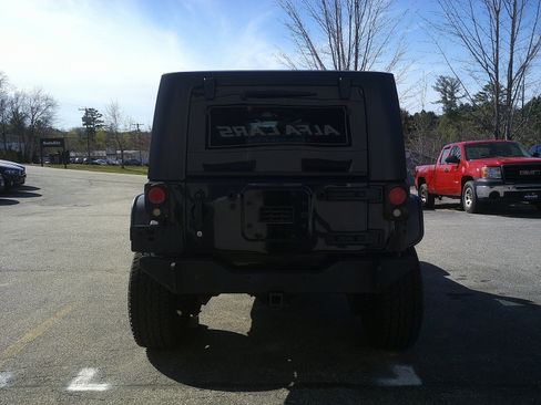 Used 2012 Jeep Wrangler Unlimited Sport AWD/4WD image 6