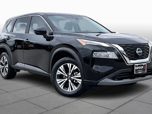 Used 2023 Nissan Rogue SV image 2