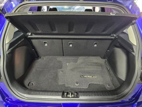 Used 2022 Hyundai Venue Limited w/ Cargo Package FWD image 14