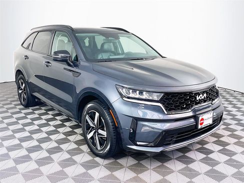 Certified 2023 Kia Sorento S w/ Panoramic Sunroof Package image 1