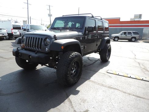 Used 2017 Jeep Wrangler Unlimited Sport AWD/4WD image 1