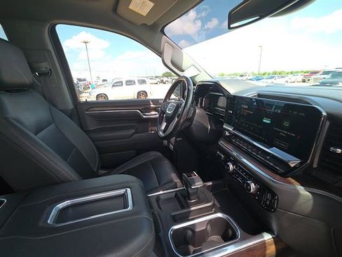 Used 2022 GMC Sierra 1500 SLT AWD/4WD image 16