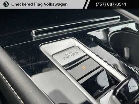 Used 2025 Volkswagen Atlas Cross Sport SEL AWD/4WD image 45