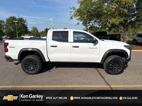 Certified 2025 Chevrolet Colorado Trail Boss AWD/4WD image 1