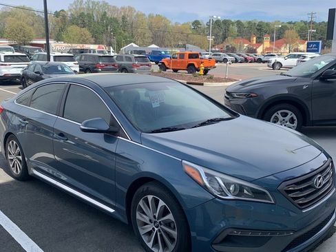 Used 2015 Hyundai Sonata Sport FWD image 2