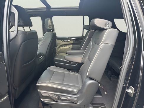 Used 2022 Cadillac Escalade ESV Sport w/ Touring Package image 15