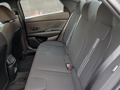 Certified 2025 Hyundai Elantra SEL image 22