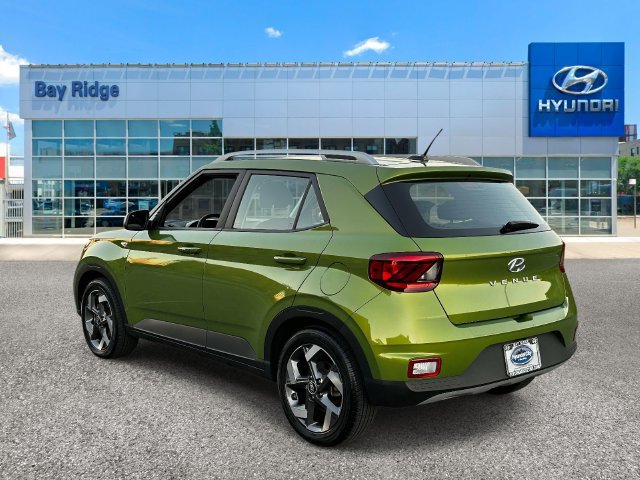 Used 2024 Hyundai Venue SEL FWD image 7