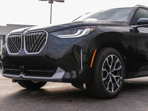 Used 2025 BMW X3 xDrive30i w/ Premium Package AWD/4WD image 7