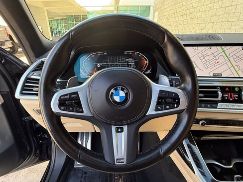 Used 2022 BMW X7 xDrive40i w/ M Sport Package image 25