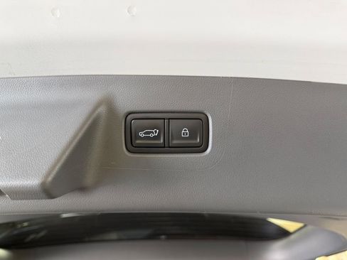 Used 2025 Hyundai Santa Fe SEL FWD image 44
