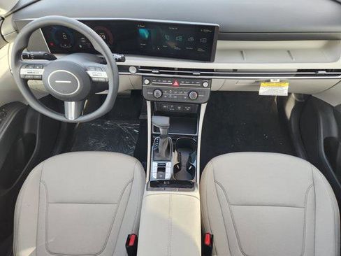 New 2026 Hyundai Tucson SE image 18