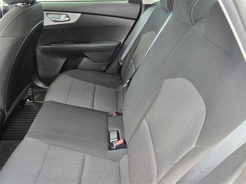Used 2022 Kia Forte LXS image 11