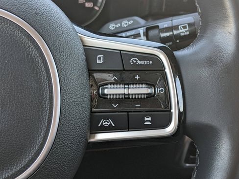 Certified 2022 Kia Sorento SX image 23