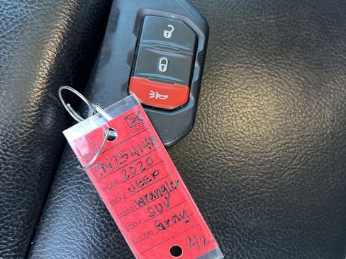 Used 2020 Jeep Wrangler Unlimited Sahara image 38