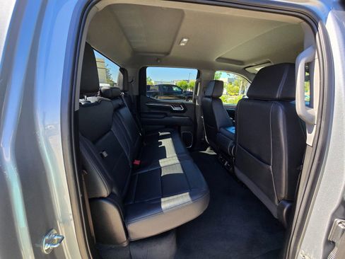 Used 2025 GMC Sierra 1500 SLT image 32