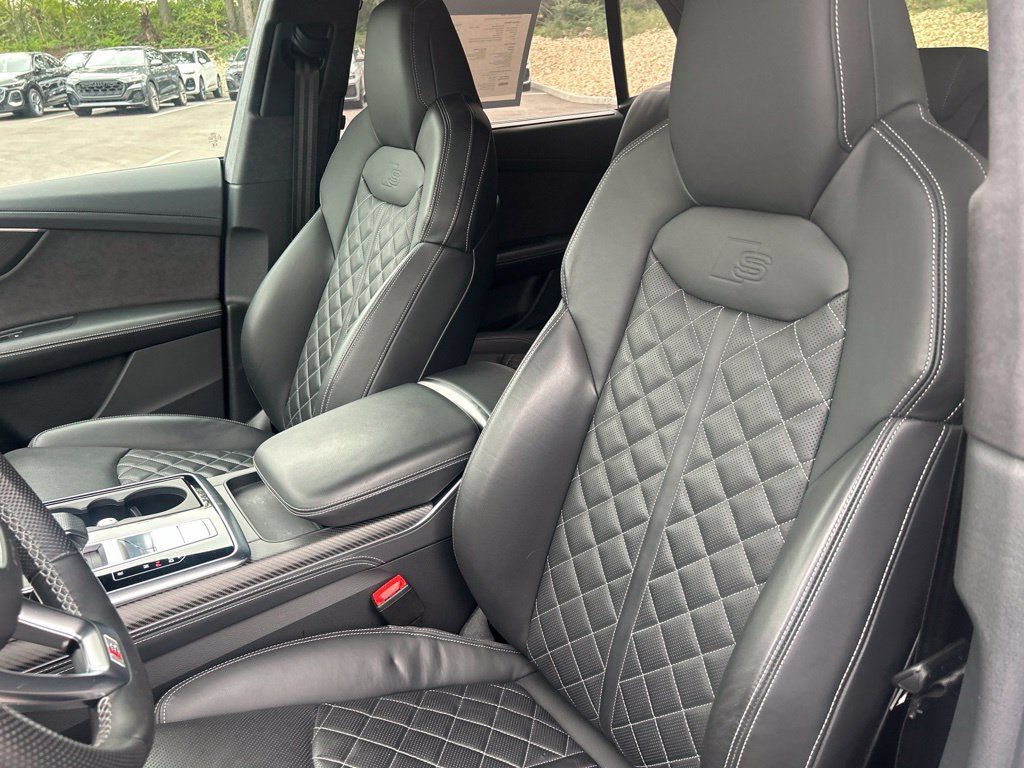 Certified 2024 Audi SQ8 Prestige AWD/4WD image 24
