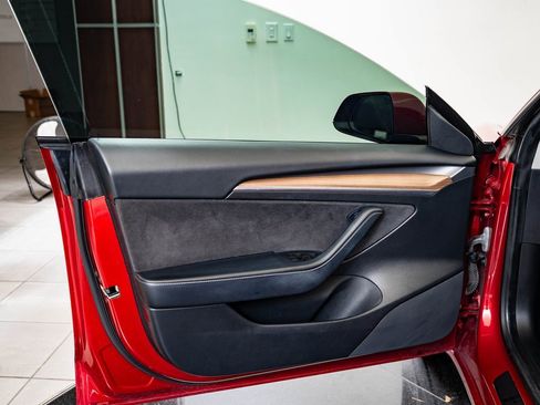 Used 2021 Tesla Model 3 Standard Range Plus image 22