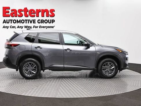 Used 2023 Nissan Rogue S AWD/4WD image 4
