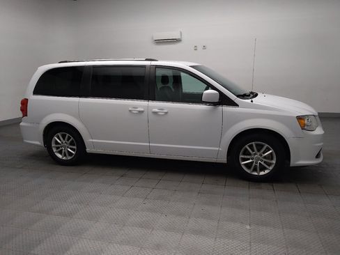Used 2020 Dodge Grand Caravan SXT FWD image 11