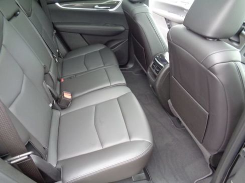 Certified 2023 Cadillac XT5 Sportv w/ Technology Package AWD/4WD image 17