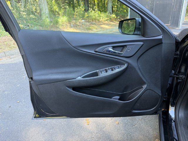 Used 2025 Chevrolet Malibu LT FWD image 11