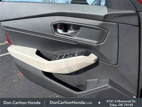 Certified 2025 Honda Accord SE image 9