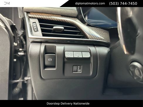 Used 2017 Cadillac CTS V w/ Luxury Package image 32