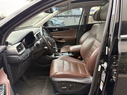 Used 2019 Kia Sorento SX w/ SX Touring Package image 11